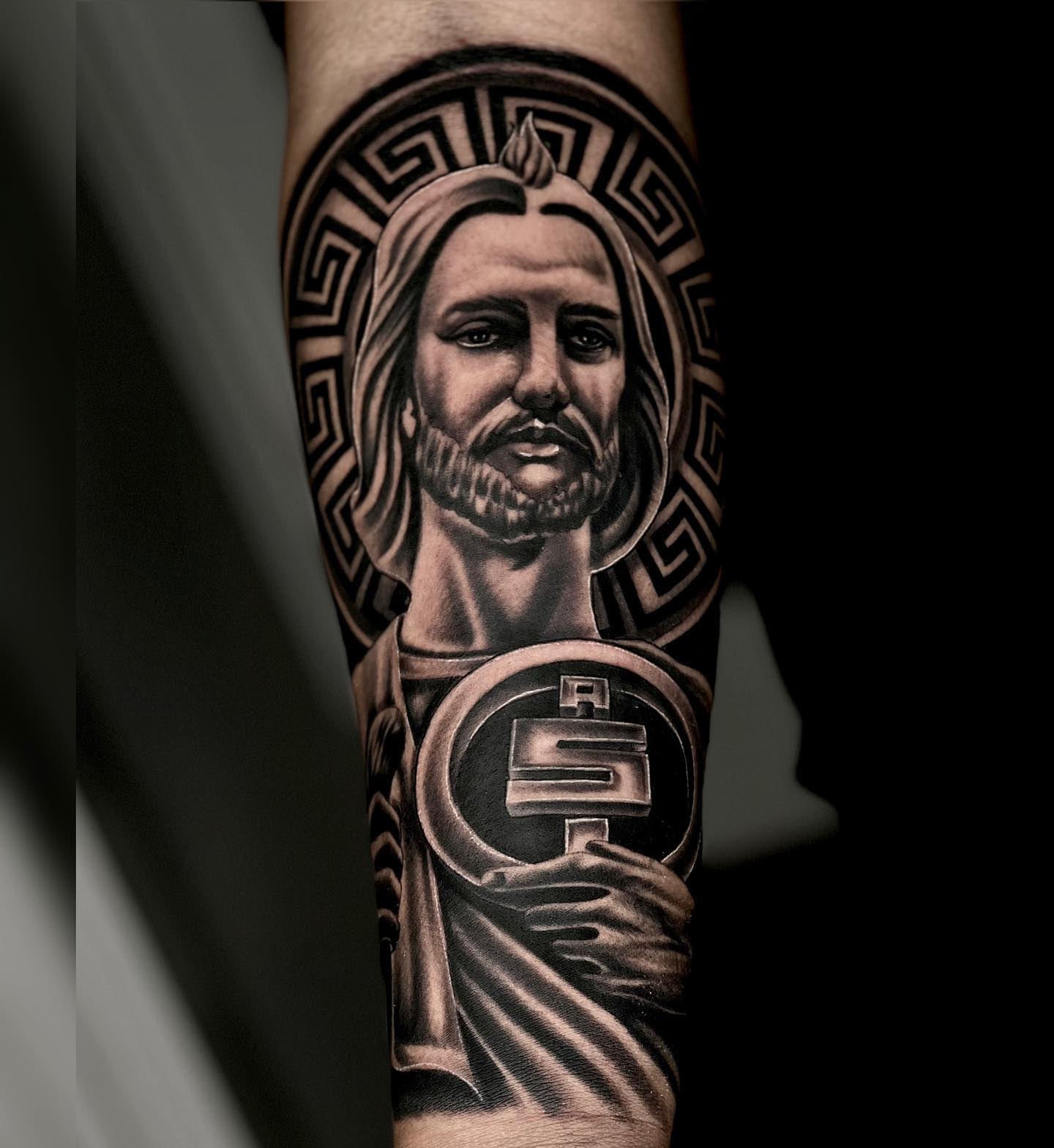 Tatuaje de San Judas elegante