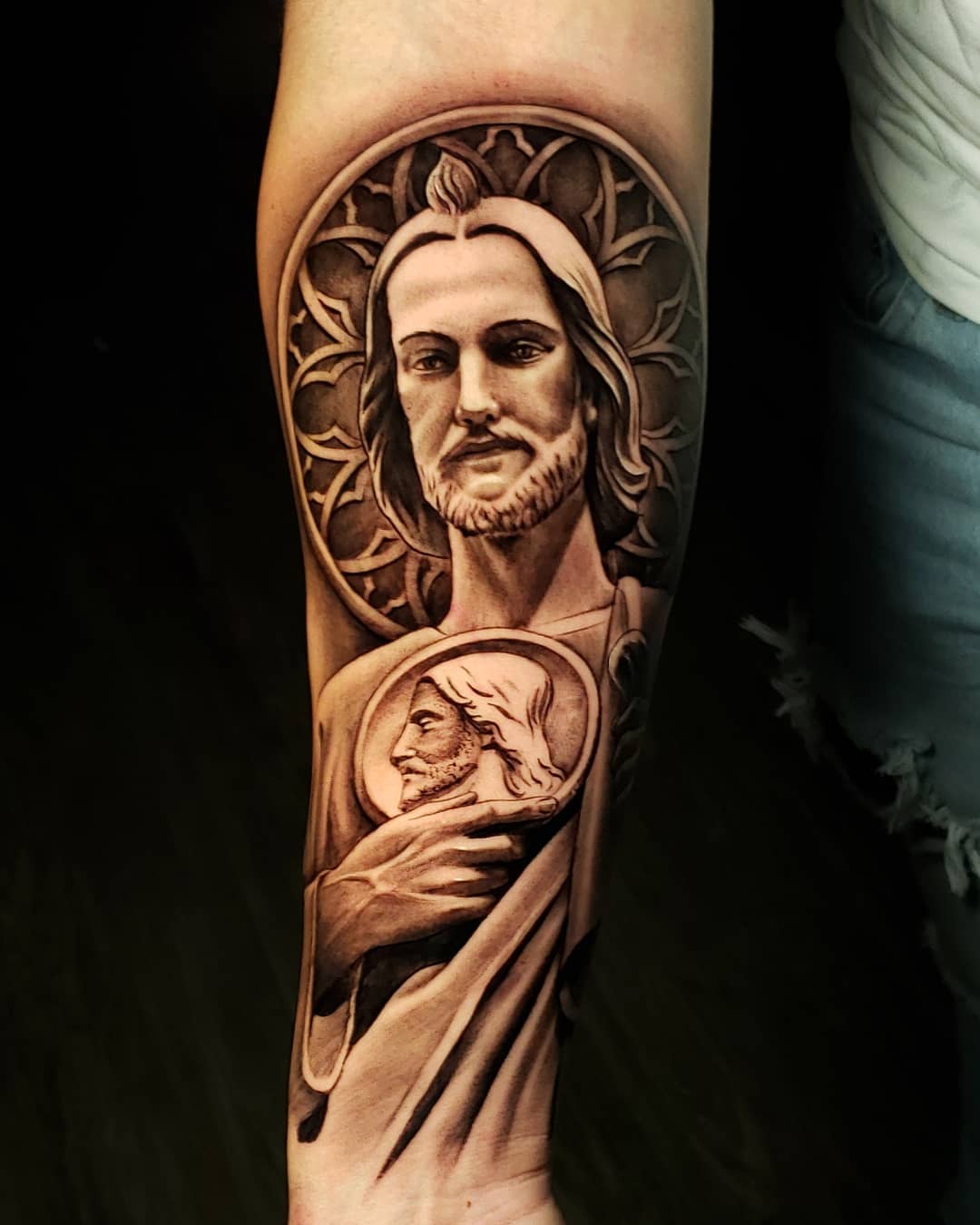 Tatuaje de San Judas sombreado