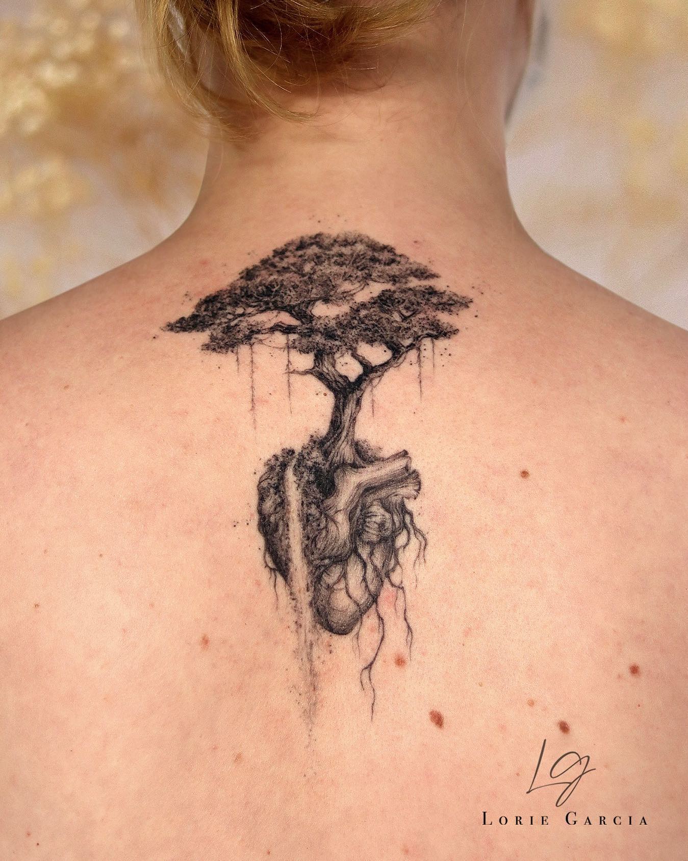 Cuello Tatuaje Árbol de la Vida