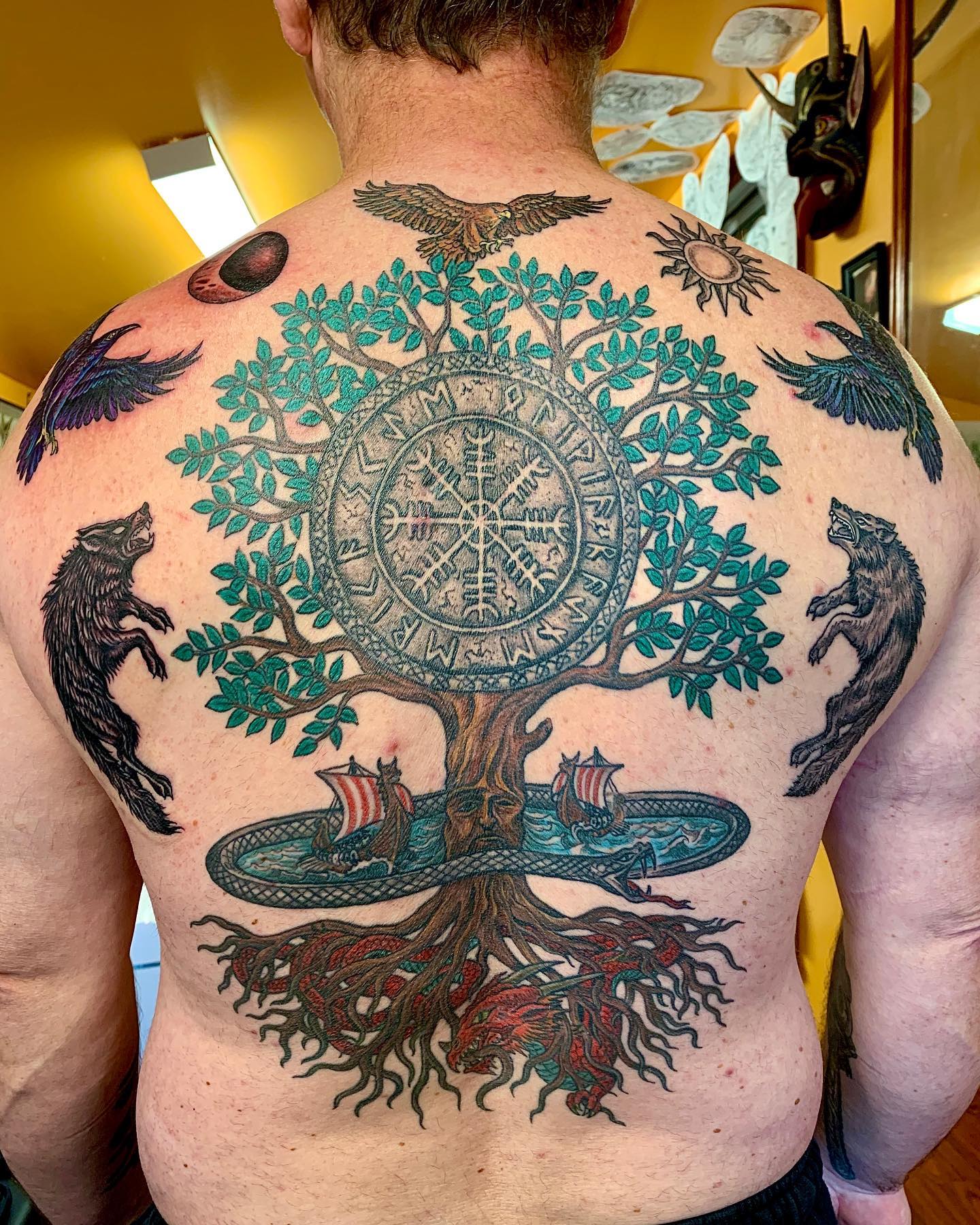 Gran tatuaje de espalda del Árbol de la Vida Celta