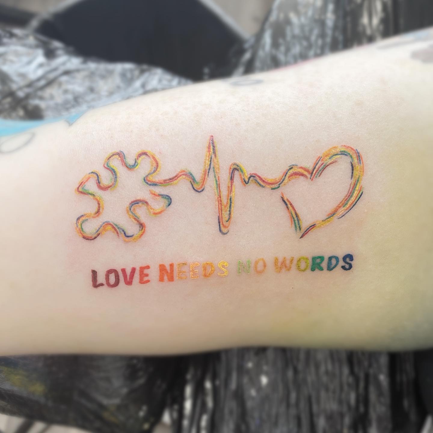 El amor no necesita palabras Tatuaje del autismo