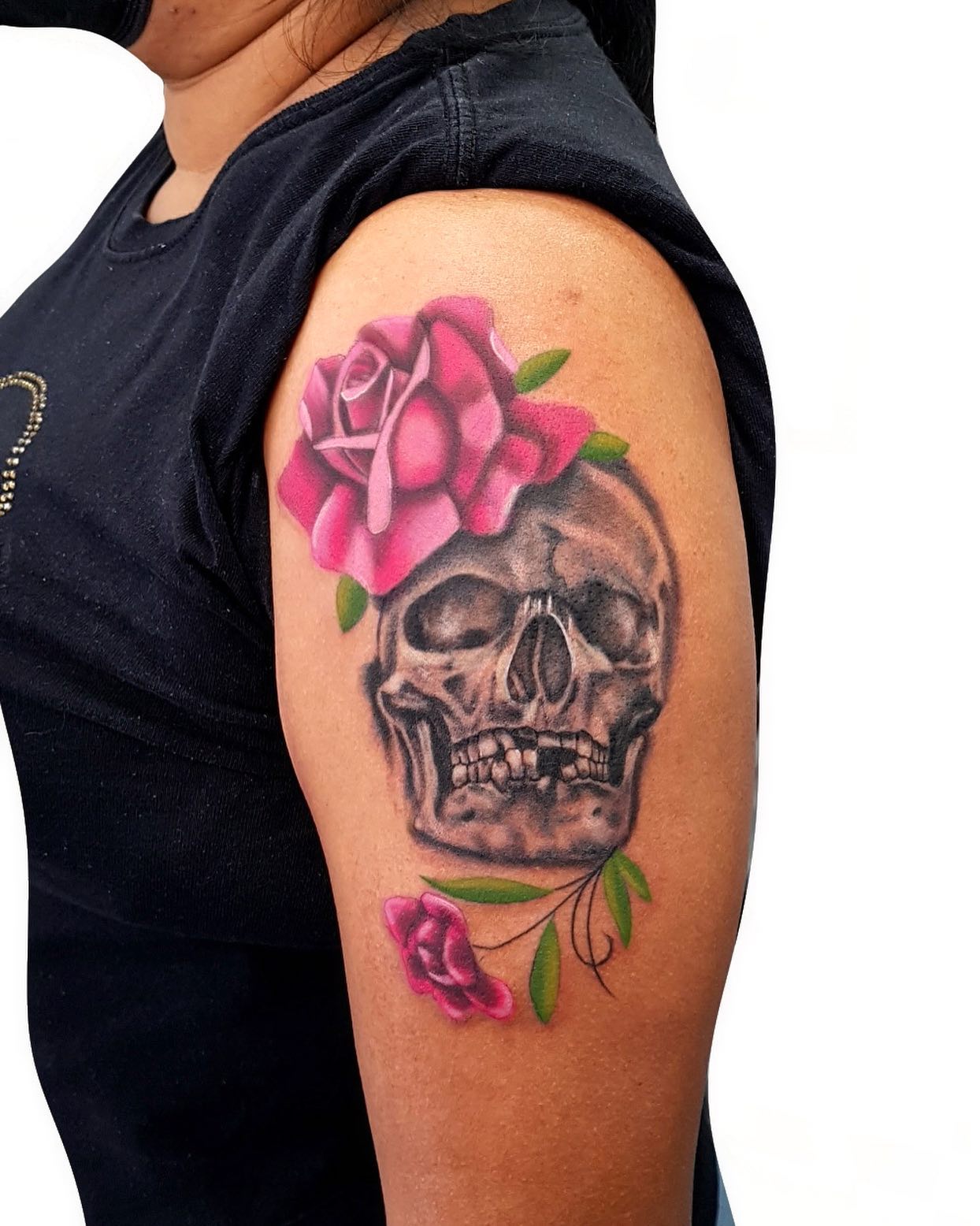 Tatuaje de Santa Muerte rosa