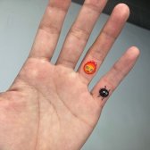Tatuaje de dedos de dibujos animados